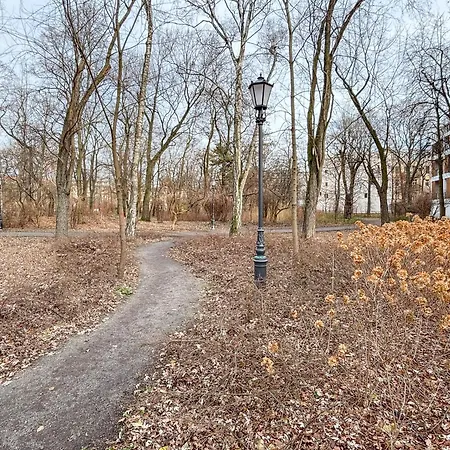 Yoga Zen, Z Tarasem I Widokiem Na Park وودج