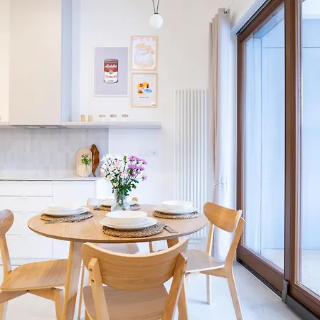 Yoga Zen, Z Tarasem I Widokiem Na Park