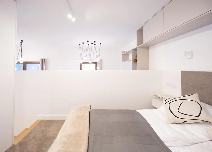 Yoga Zen, Z Tarasem I Widokiem Na Park *