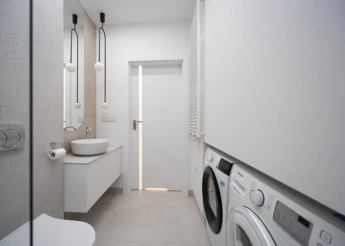 Yoga Zen, Z Tarasem I Widokiem Na Park * Łódź