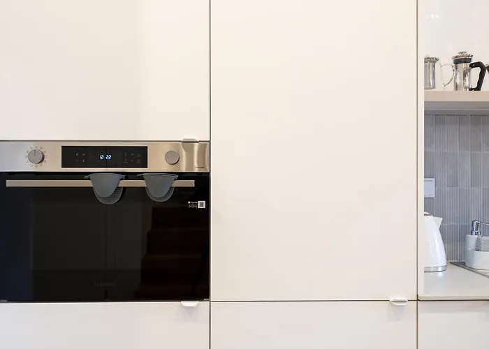 Yoga Zen, Z Tarasem I Widokiem Na Park Łódź